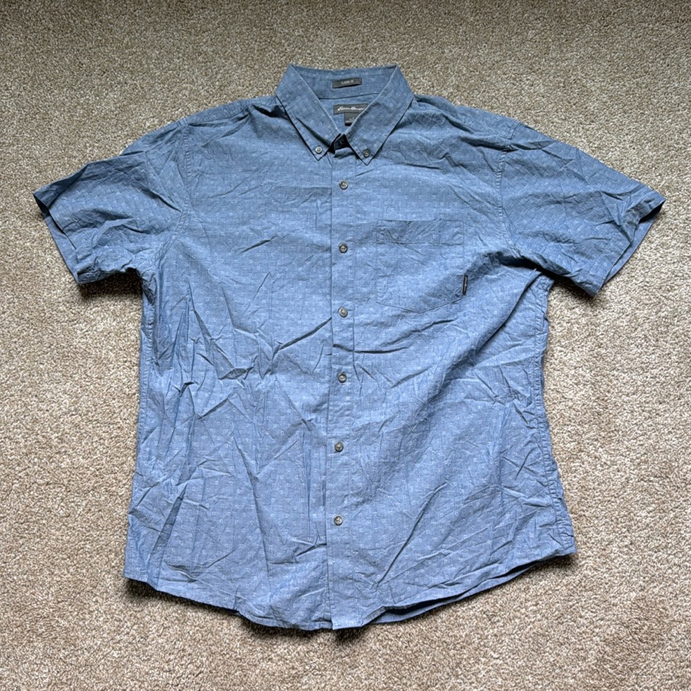 Eddie Bauer Men’s Short Sleeve Button Down Shirt with Arrows Size Large